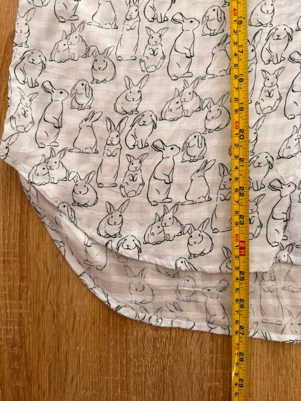 Jane + Delancey Bunny Print Rayon Blouse White Gray Button Front Size M - Picture 12 of 15
